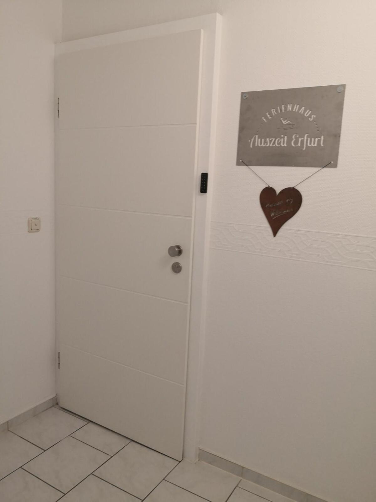 Auszeit2 - Stilvolle Dachwohnung Mit Parkplatz - Zentrumsnah Apartment *